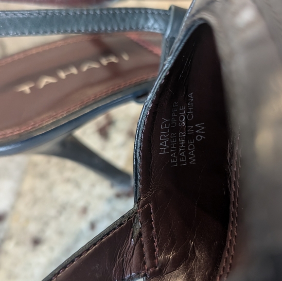 Tahari Vintage Slingback heels - Picture 2 of 6